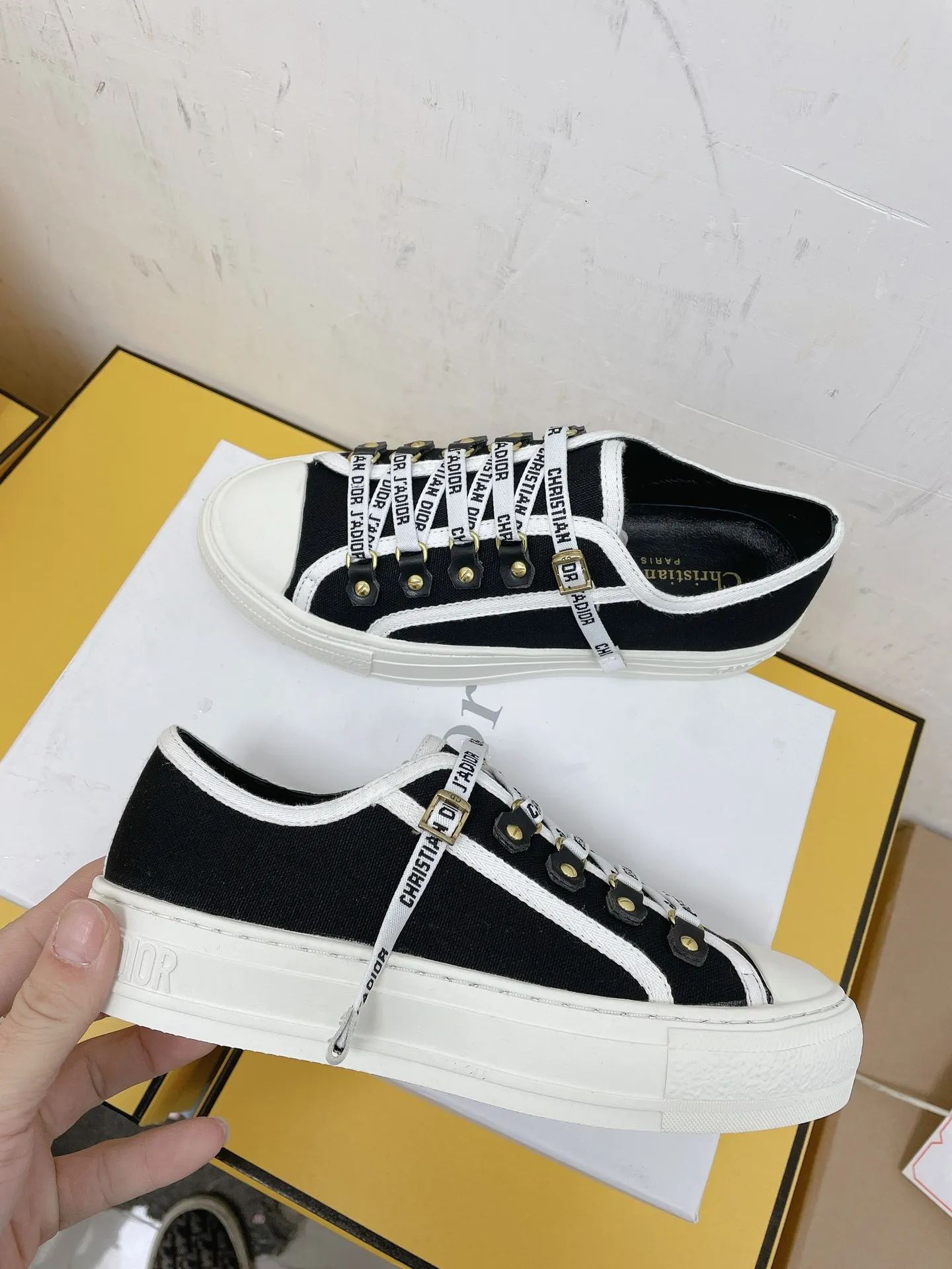 👟👟Ex-factory price 420👟👟 DIOR classic casual shoes black and white, classic 2 colors + 21 spring and summer latest colors, black and white, countless Internet celebrity shows, crazy rhythm, 21 spring and summer new products have richer materials, craftsmanship and design elements, so beautiful🔸Number: 35-40